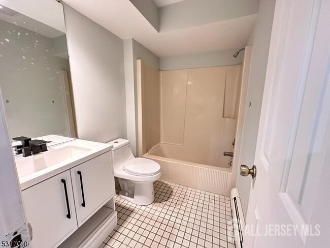 Building Photo - 107A S Maple Ave