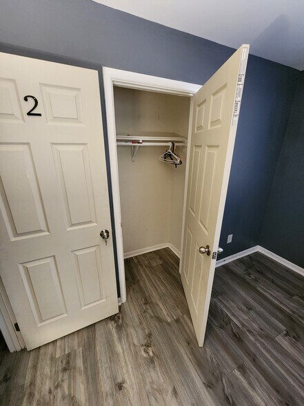 closet, new flooring - 8917 Loughran Terrace