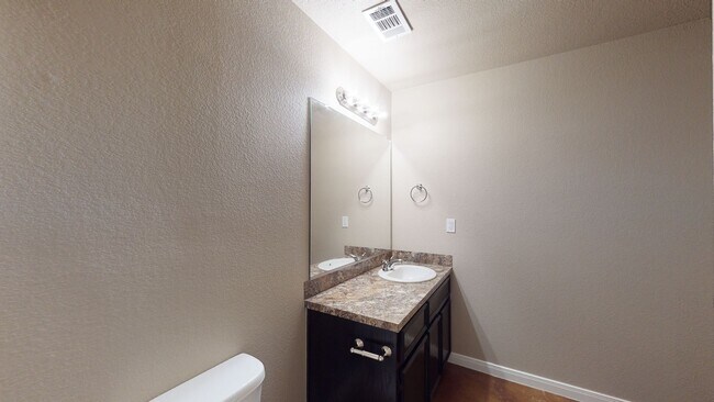 Building Photo - BEAUTIFUL DUPLEX IN HARKER HEIGHTS!!!