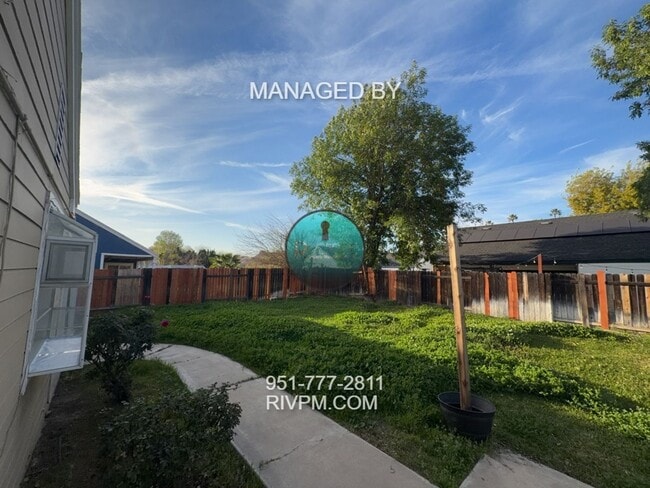 Building Photo - Spacious 2-Bedroom Home in Desirable Riverside Cul-de-Sac Near UCR!