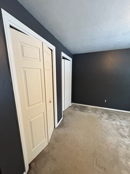 upstairs bed 2 - 13501 Velp Ave