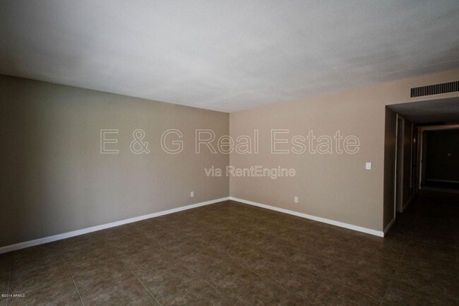 Building Photo - 1030 E Manhatton Dr