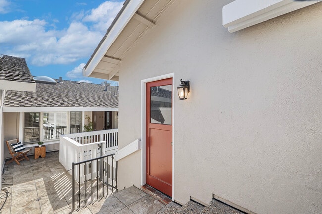 Building Photo - 14646 Fieldstone Dr