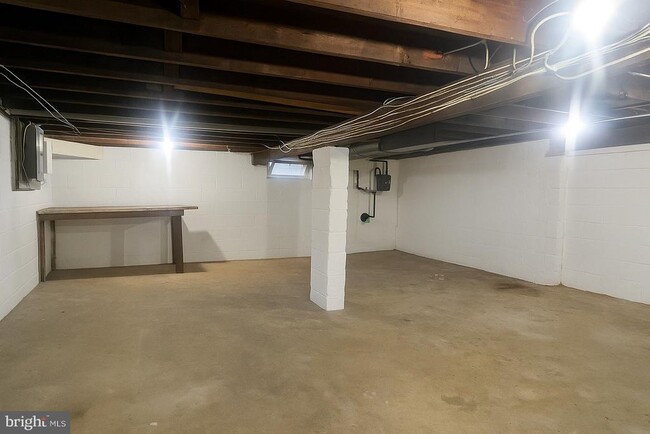 Building Photo - 1100-2 Wesley Ave