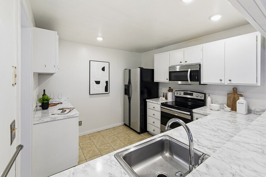 Building Photo - 6858 139th Ave NE