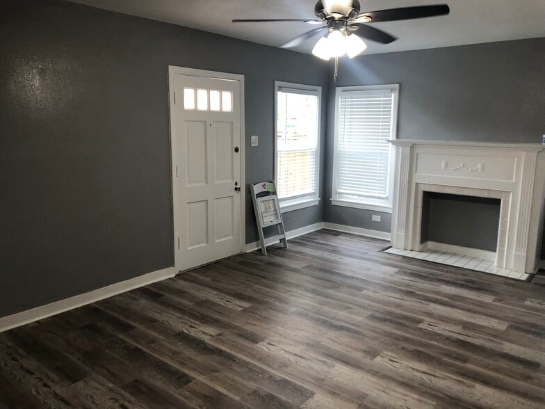 Building Photo - 136 W Ridgewood Ct