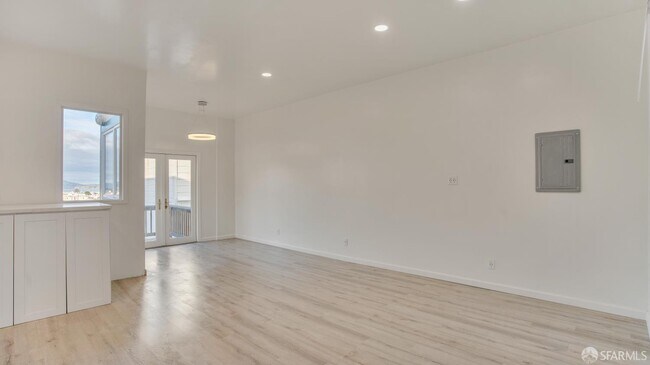 Building Photo - 2612 Greenwich St