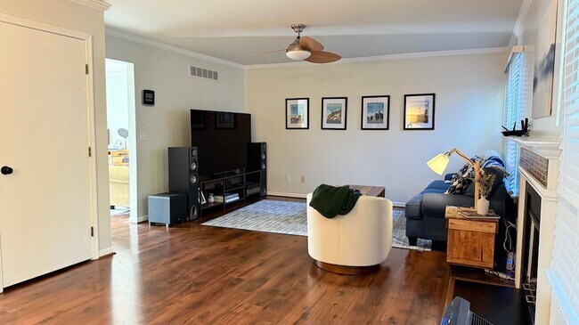 Building Photo - 44432 James Ct