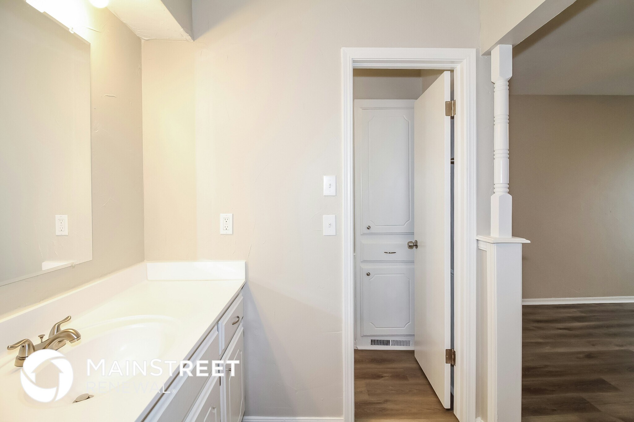 Building Photo - 5513 Cloverlawn Dr