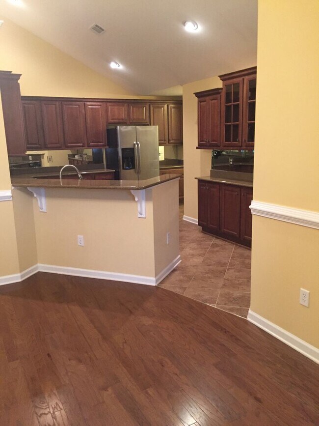 Building Photo - 3110 Alumni Ln