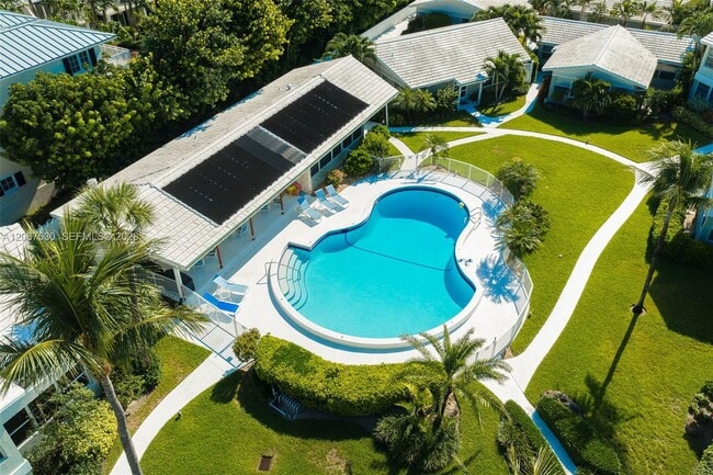 Building Photo - 320 S Ocean Blvd