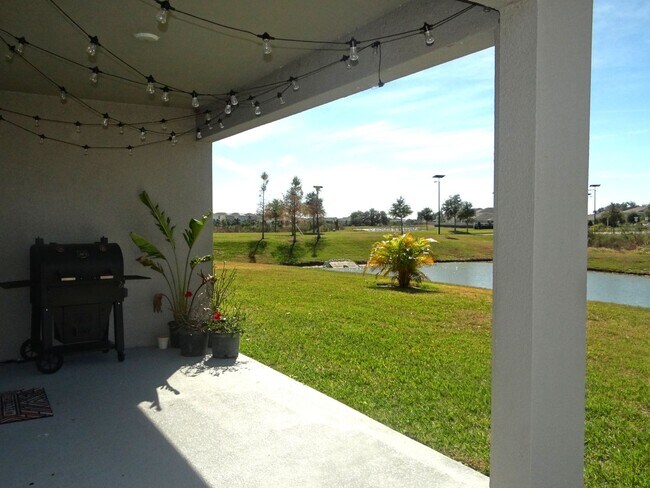 Building Photo - Spacious 4/3/3 home in Mirada