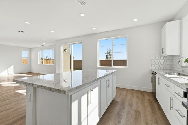 Building Photo - 5728 Placer Dr