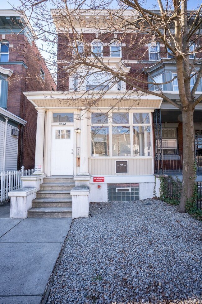 Primary Photo - 5004 Spruce St