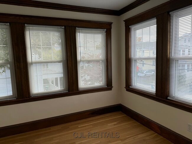 Building Photo - 343 Arlington St