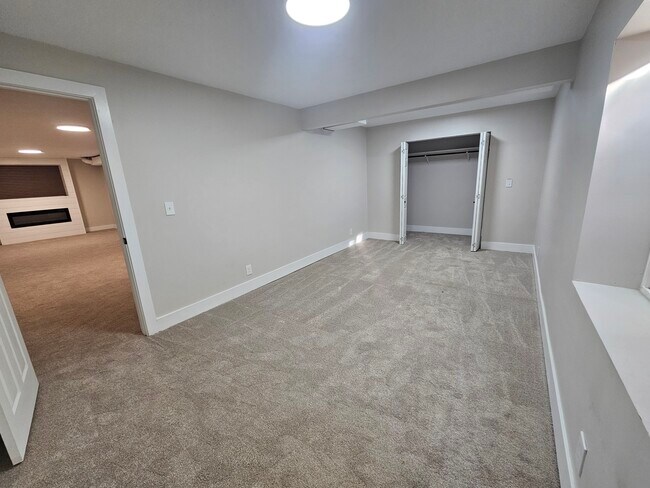 Building Photo - 2640 N Gentry Ave