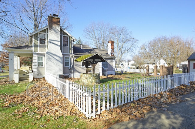 Building Photo - 216 Cherrington Rd