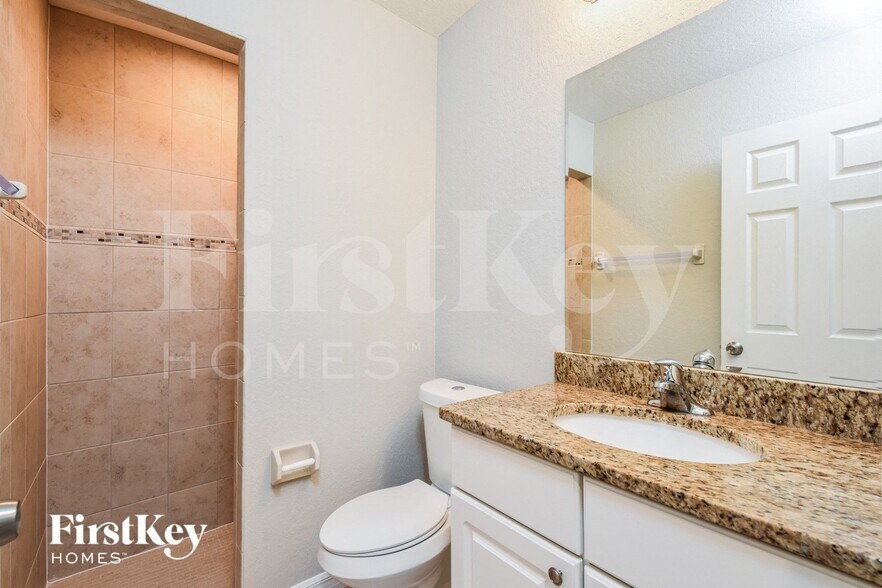 Building Photo - 6464 David Blvd