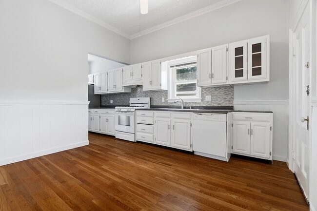 Building Photo - 68 Converse Ave