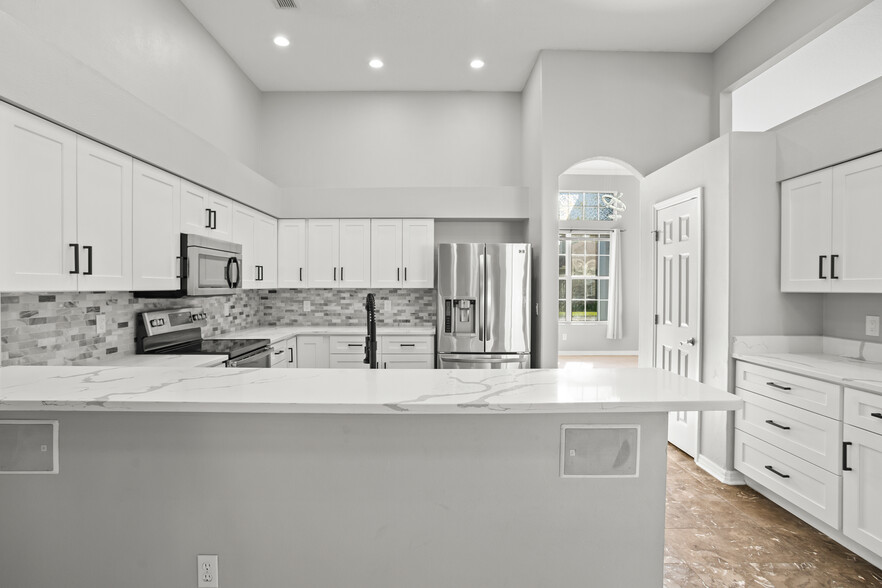 Building Photo - 2810 University Acres Dr