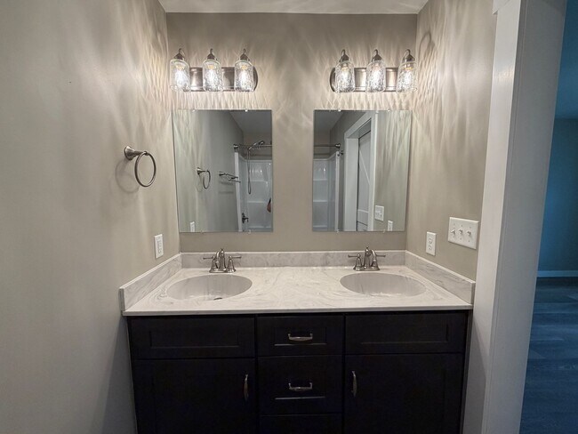 Building Photo - Leicester - Immaculate Three Bedroom with Huge Backyard