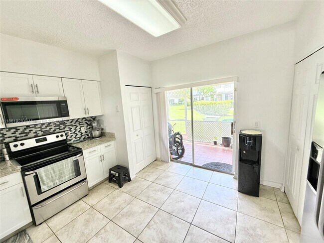 Building Photo - 70 Whitehead Cir