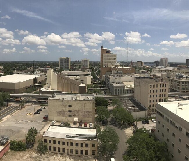 Building Photo - 311 W Ashley St