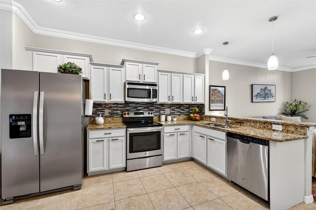 Building Photo - 2713 Lantern Hill Ave