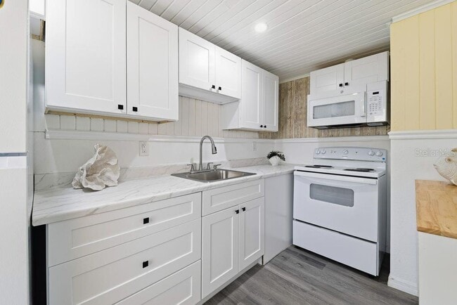 Building Photo - 13320 2nd St E