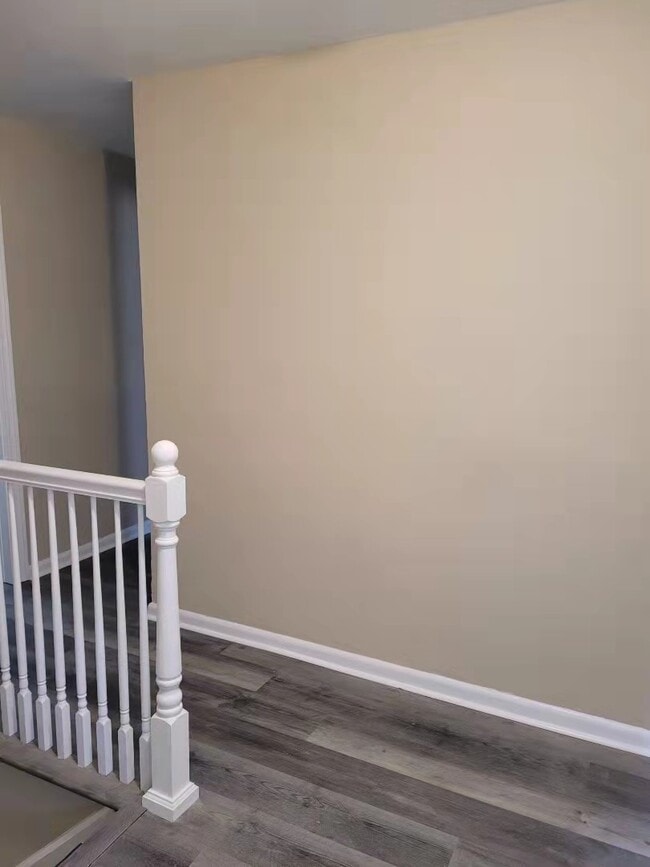 Building Photo - 520 Williamsburg Rd