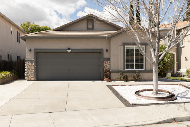 Primary Photo - 563 Veneto Ct