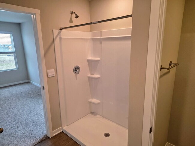 Building Photo - 655 NW Williamsburg Ln