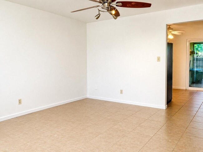 Building Photo - 9440 SW 51st St