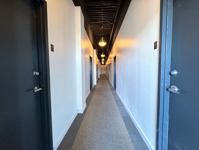 Building Photo - 1 BED | 1 BATH | MODERN CONDO with PARKING SPACE | MIDTOWN