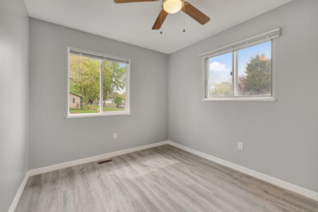 Building Photo - 3 bedroom, 1 bathroom house FOR RENT NOW!