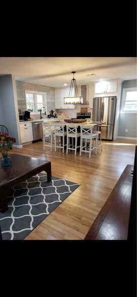 Building Photo - 469 Auborn Ave