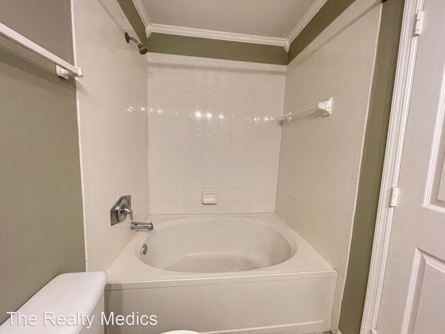 Building Photo - 2 br, 2 bath House - 1919 Summer Club Dr A...