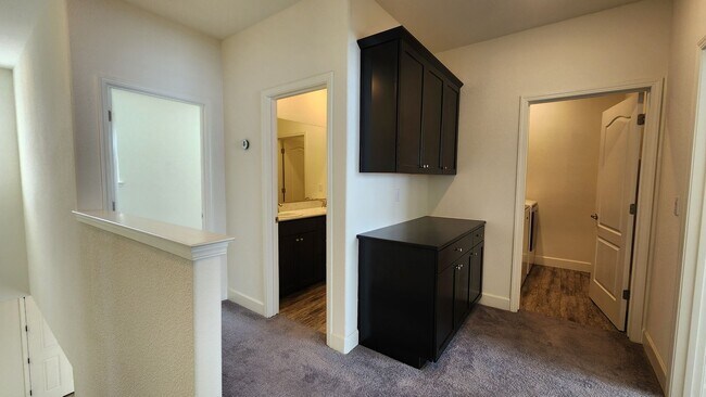 Building Photo - Spacious Two Story Home in Spanish Springs