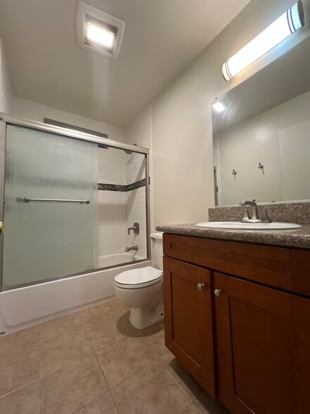 upstr bathroom -B - 212 N Electric Ave