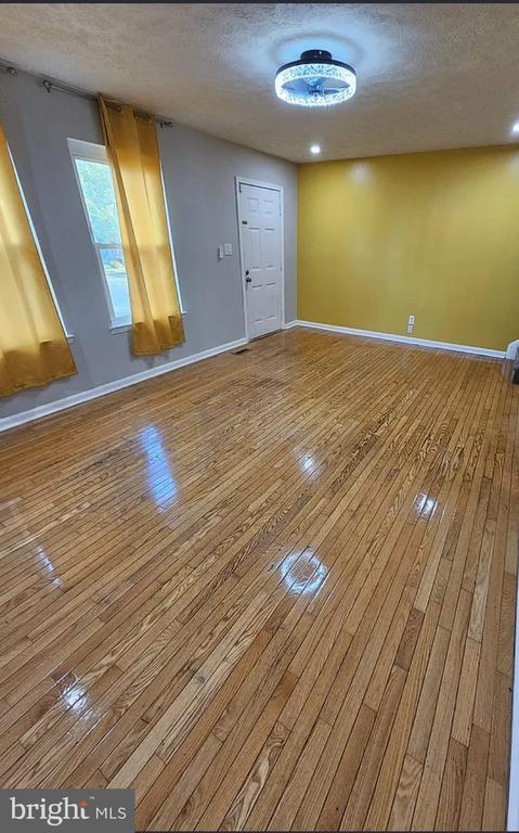 Building Photo - 604 Burlington Ct