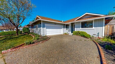 Building Photo - Well Maintain West Side Single Story 3 bedroom 2 bathroom home with 2 car garage