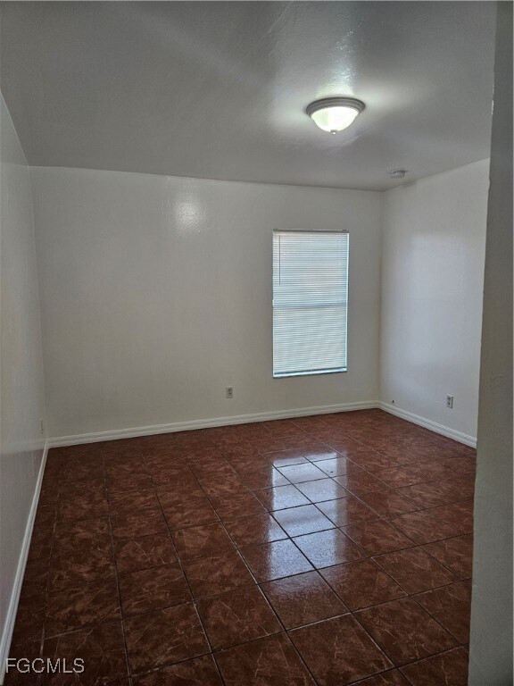 Building Photo - 2511 Sunniland Blvd