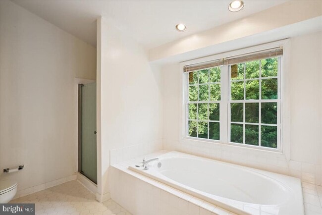 Building Photo - 18518 Gingerbread Ln