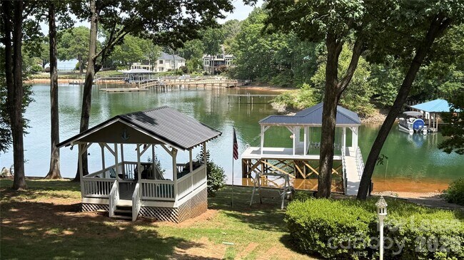 Building Photo - 16318 Stinson Cove Rd