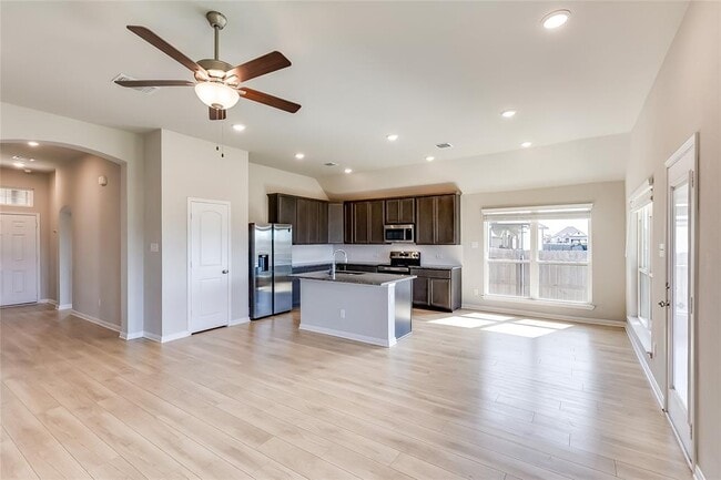 Building Photo - 7747 Merry Oaks Cv