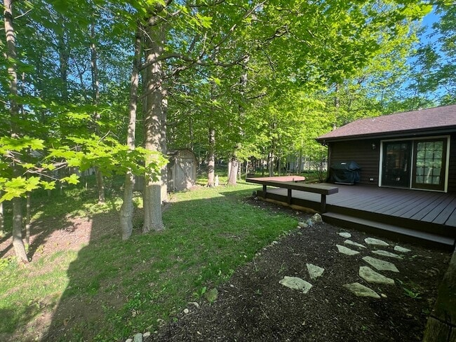 Building Photo - 809 Overlook Dr