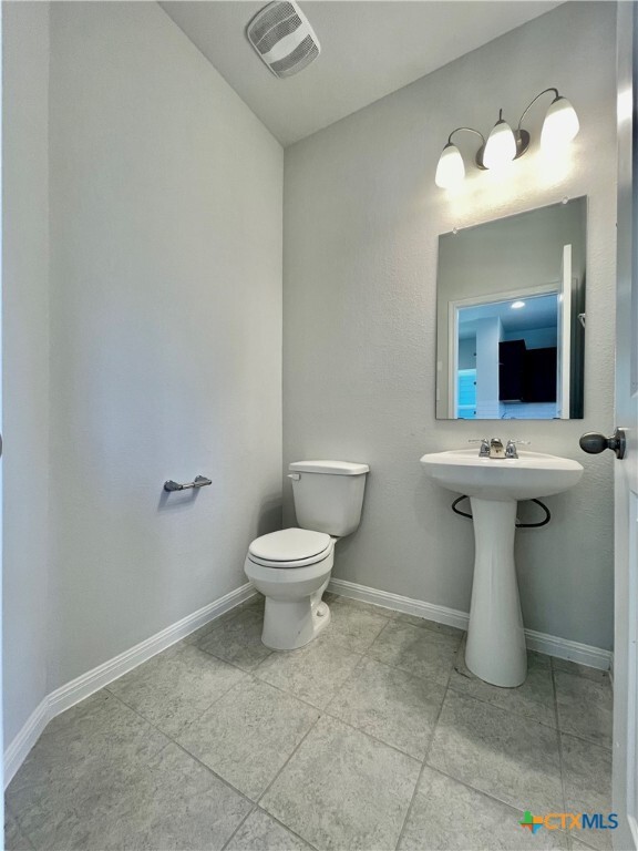 Building Photo - 1220 Esplanade Pkwy