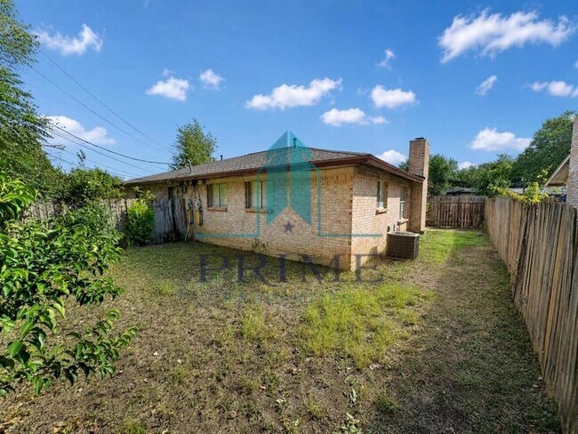 Building Photo - 9900 Randall Dr