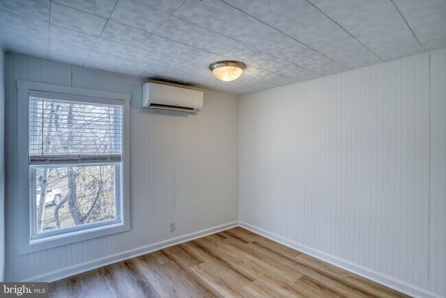 Building Photo - 35617 Airport Rd