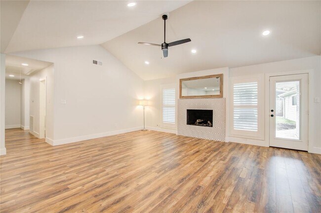 Building Photo - 5735 Grape St